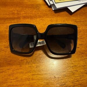 Gucci Oversized Square Sunglasses in Black